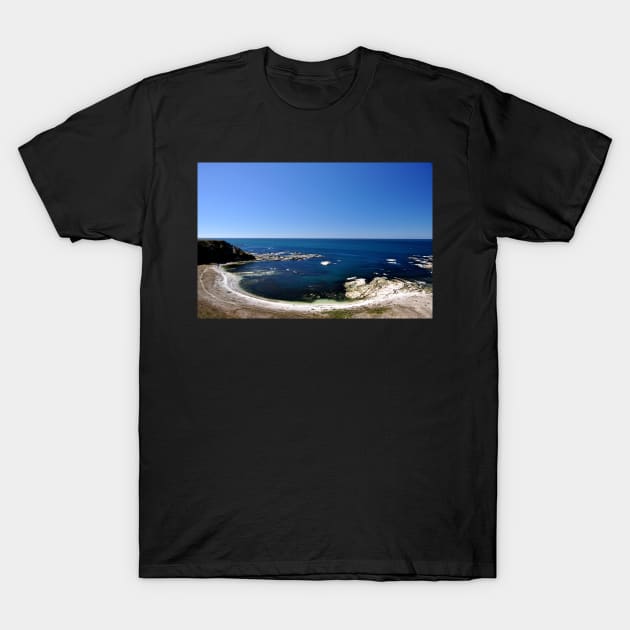 Vue sur la Péninsule de Kaikoura, Nouvelle-Zélande T-Shirt by franck380